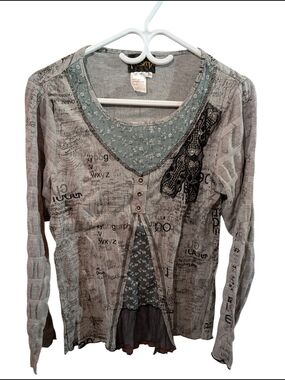 fresh Gray Printed Layered-Look Long Sleeve Top with Lace Accent